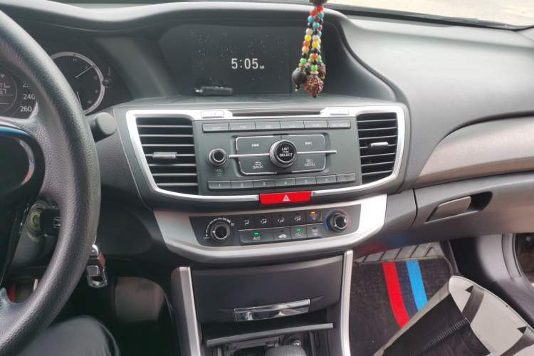 Used Honda Accord 2015 2.0L LX Comfort Edition Audio And AC Panel