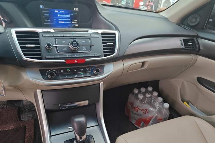 Used Honda Accord 2015 2.0L LX Comfort Edition Audio And AC Panel