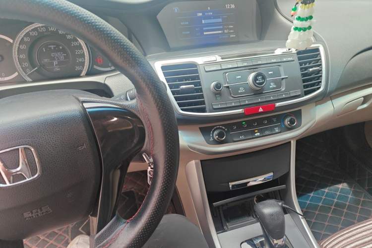 Used Honda Accord 2015 2.0L LX Comfort Edition Audio And AC Panel