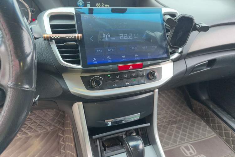 Used Honda Accord 2015 2.0L LXS Elite Edition Audio And AC Panel