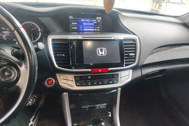 Used Honda Accord 2015 2.4L EX Luxury Edition Audio And AC Panel