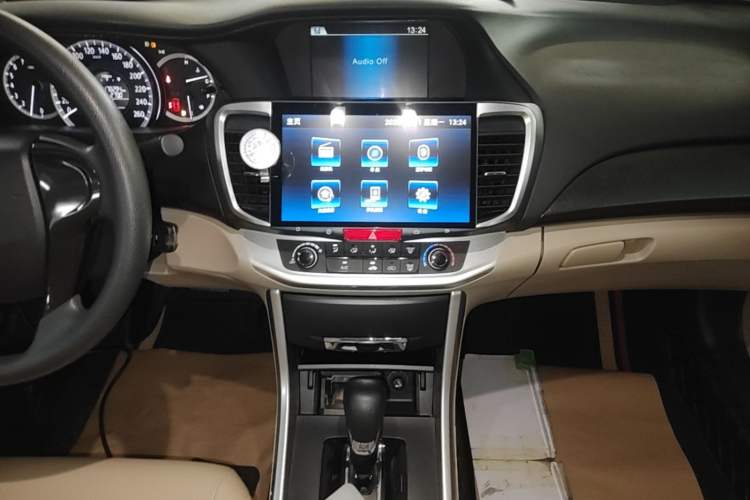 Used Honda Accord 2015 2.0L LX Comfort Edition Audio And AC Panel