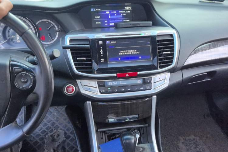 Used Honda Accord 2015 2.4L EX Luxury Edition Audio And AC Panel