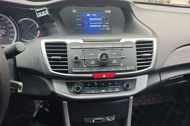 Used Honda Accord 2015 2.0L LXS Elite Edition Audio And AC Panel
