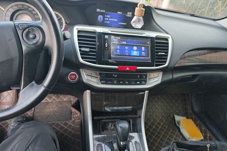 Used Honda Accord 2015 2.4L EX Luxury Edition Audio And AC Panel