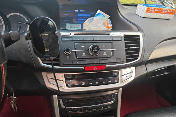 Used Honda Accord 2015 2.0L EX Luxury Edition Audio And AC Panel