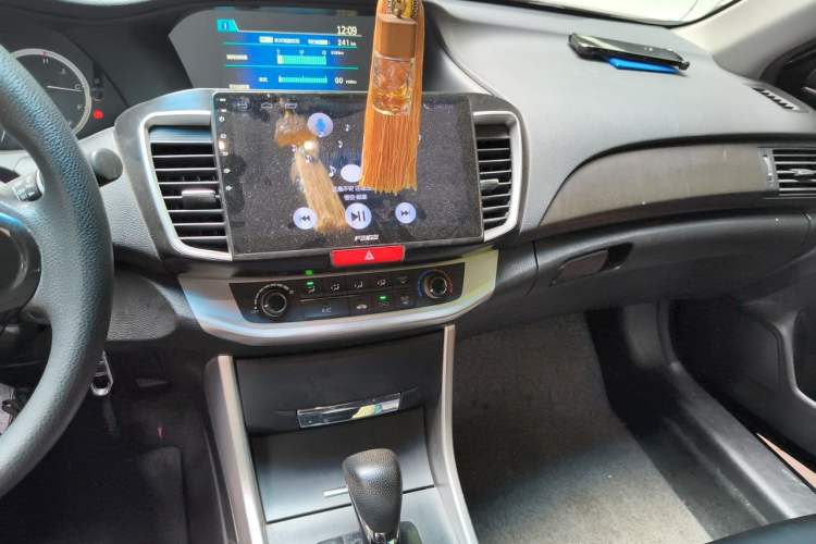 Used Honda Accord 2015 2.0L LX Comfort Edition Audio And AC Panel