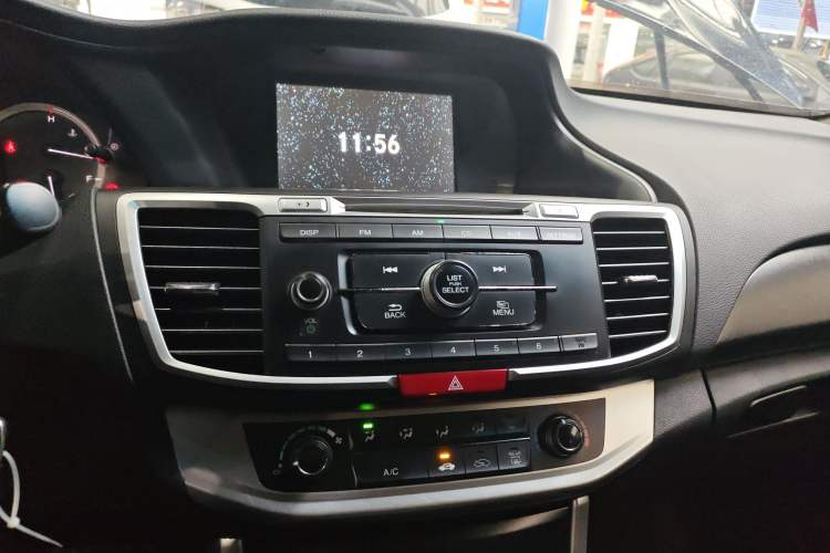 Used Honda Accord 2015 2.0L LX Comfort Edition Audio And AC Panel