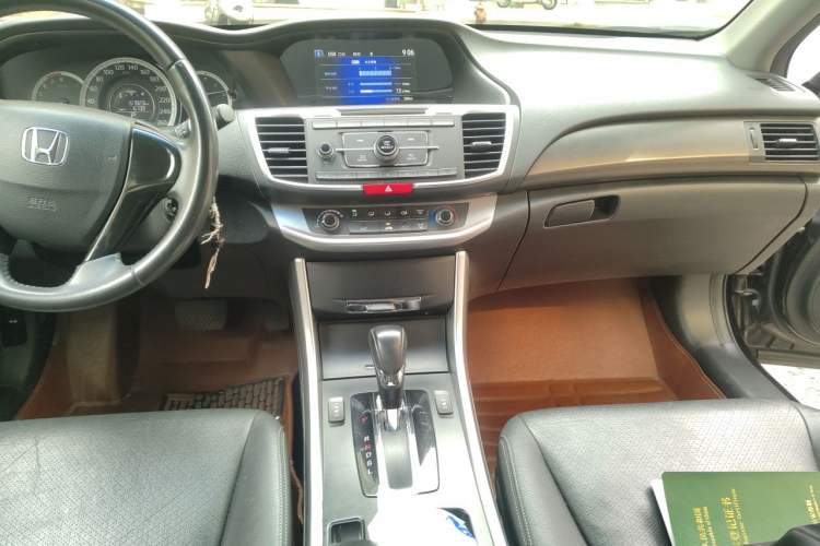 Used Honda Accord 2015 2.0L LXS Elite Edition Audio And AC Panel