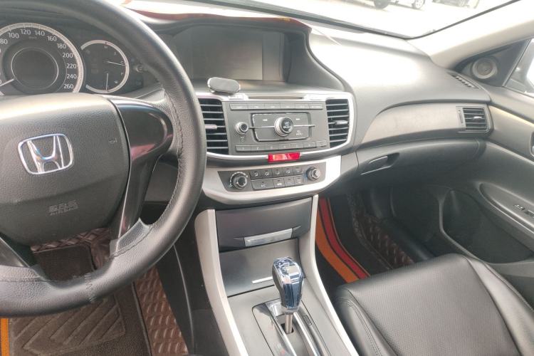 Used Honda Accord 2015 2.0L LX Comfort Edition Audio And AC Panel