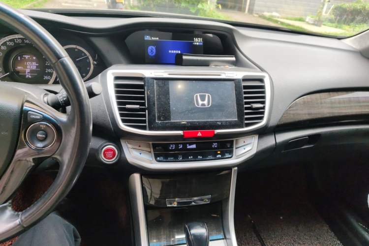 Used Honda Accord 2015 2.4L EX Luxury Edition Audio And AC Panel