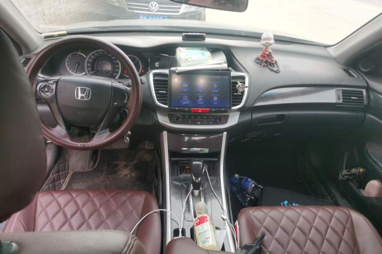 Used Honda Accord 2015 2.0L LX Comfort Edition Center Console