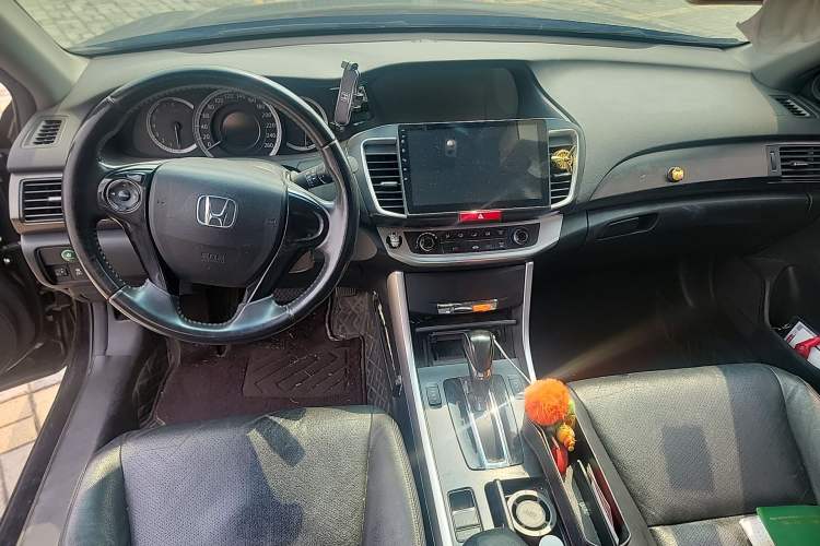Used Honda Accord 2015 2.0L LXS Elite Edition Center Console