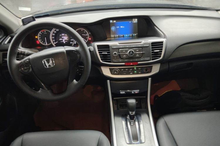 Used Honda Accord 2015 2.0L LX Comfort Edition Center Console