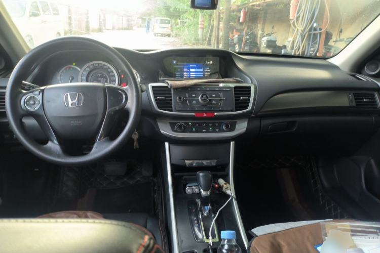Used Honda Accord 2015 2.0L LXS Elite Edition Center Console
