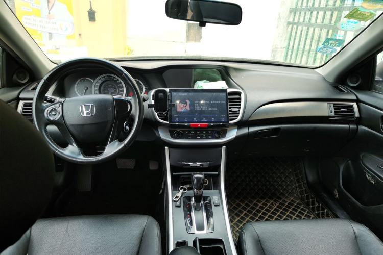 Used Honda Accord 2015 2.0L LXS Elite Edition Center Console