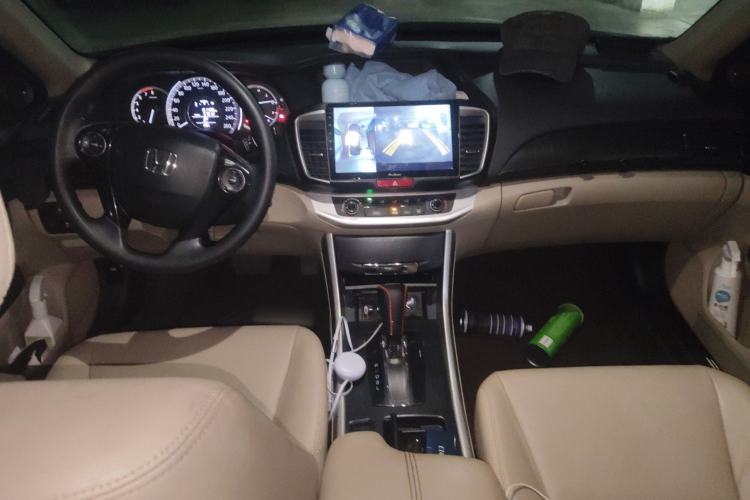 Used Honda Accord 2015 2.0L LX Comfort Edition Center Console