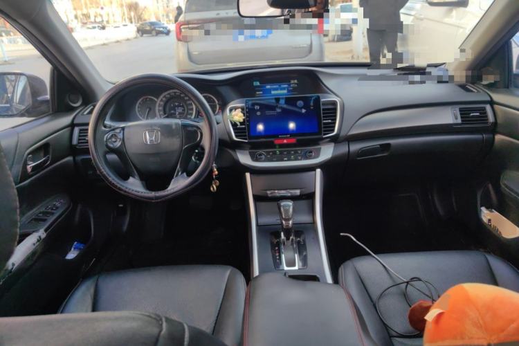 Used Honda Accord 2015 2.0L LX Comfort Edition Center Console