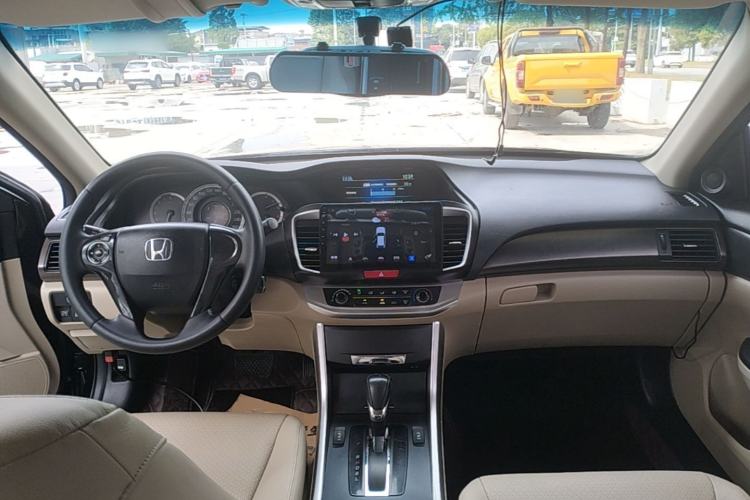 Used Honda Accord 2015 2.0L LXS Elite Edition Center Console