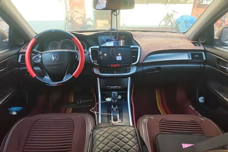 Used Honda Accord 2015 2.0L LX Comfort Edition Center Console