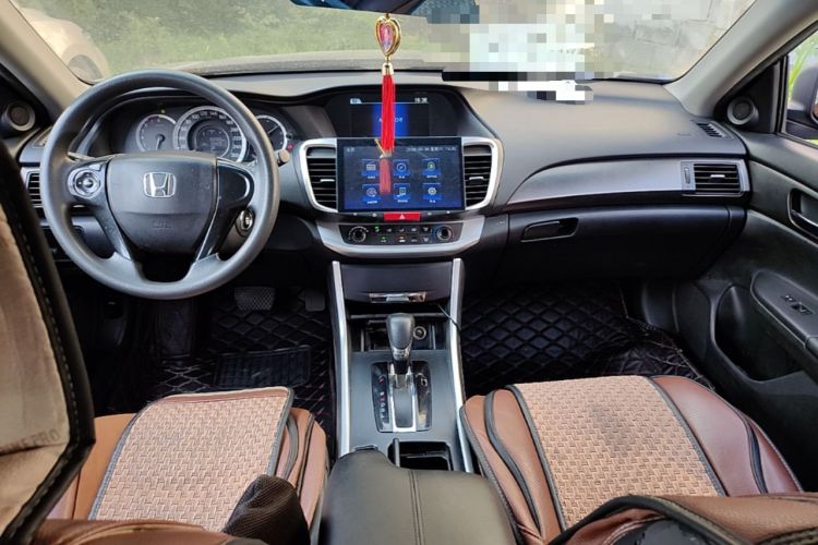 Used Honda Accord 2015 2.0L LX Comfort Edition Center Console