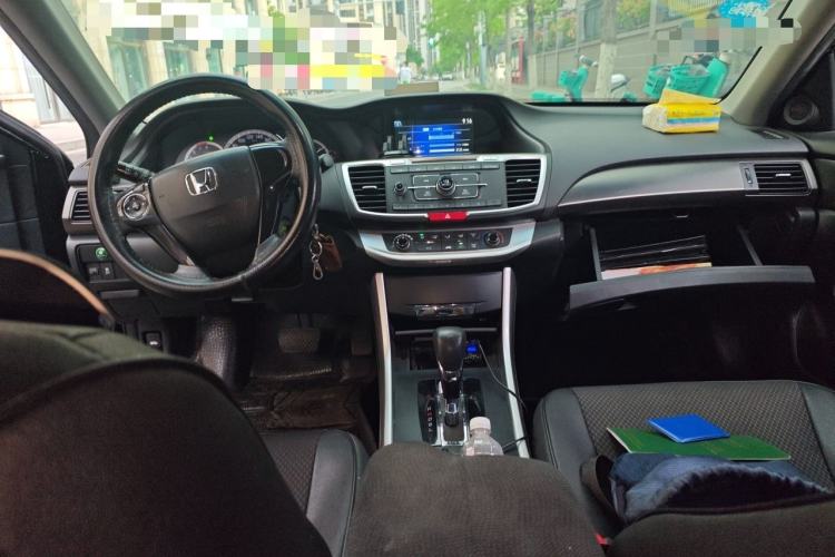 Used Honda Accord 2015 2.0L LX Comfort Edition Center Console