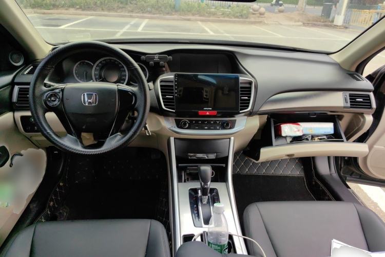 Used Honda Accord 2015 2.0L LX Comfort Edition Center Console