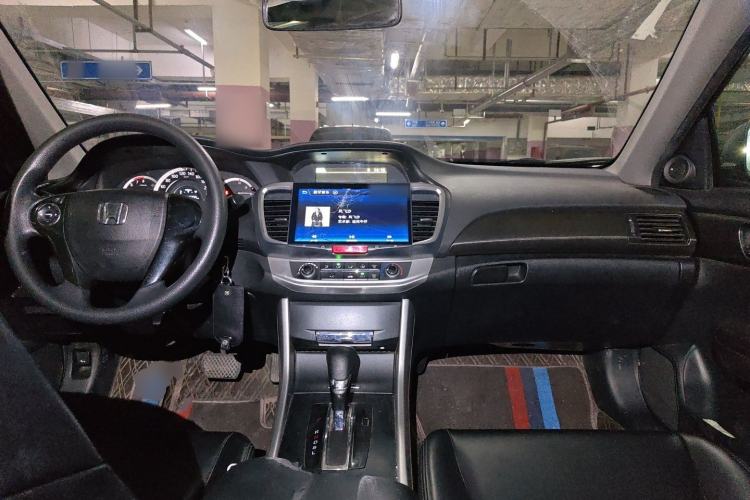 Used Honda Accord 2015 2.0L LX Comfort Edition Center Console