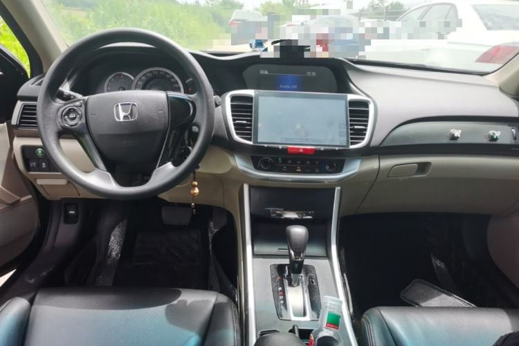 Used Honda Accord 2015 2.0L LX Comfort Edition Center Console