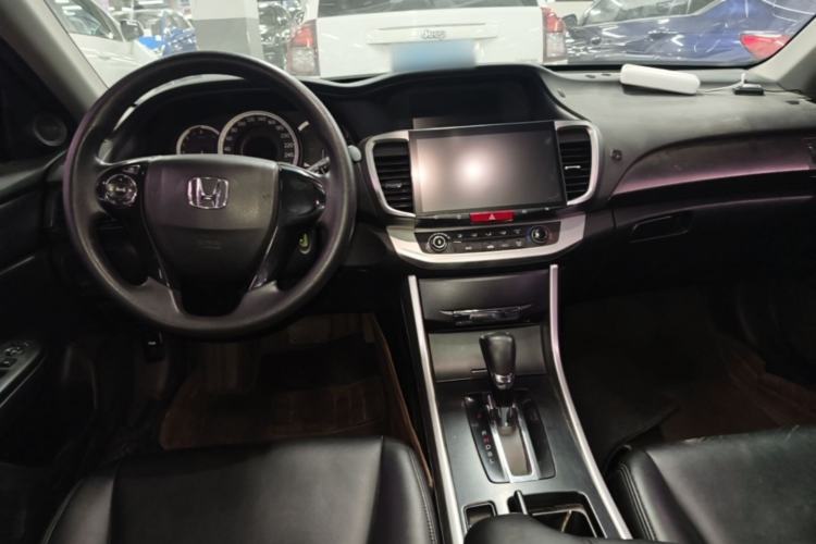 Used Honda Accord 2015 2.0L LX Comfort Edition Center Console