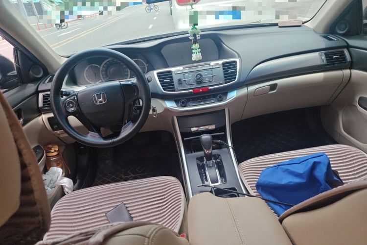 Used Honda Accord 2015 2.0L LX Comfort Edition Center Console