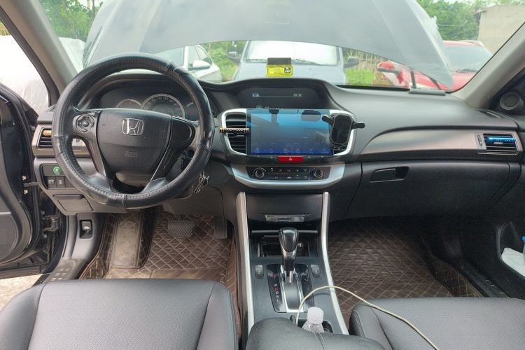 Used Honda Accord 2015 2.0L LXS Elite Edition Center Console