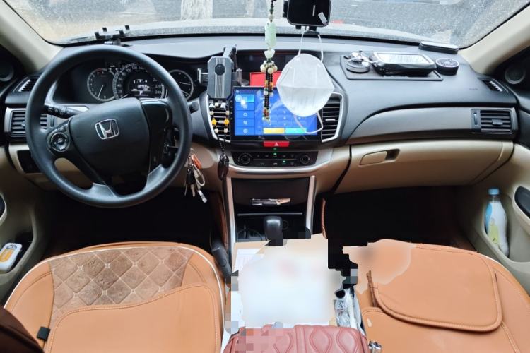 Used Honda Accord 2015 2.0L LX Comfort Edition Center Console