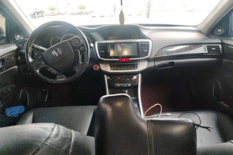 Used Honda Accord 2015 2.4L EX Luxury Edition Center Console