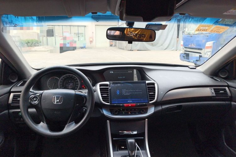 Used Honda Accord 2015 2.0L LX Comfort Edition Center Console
