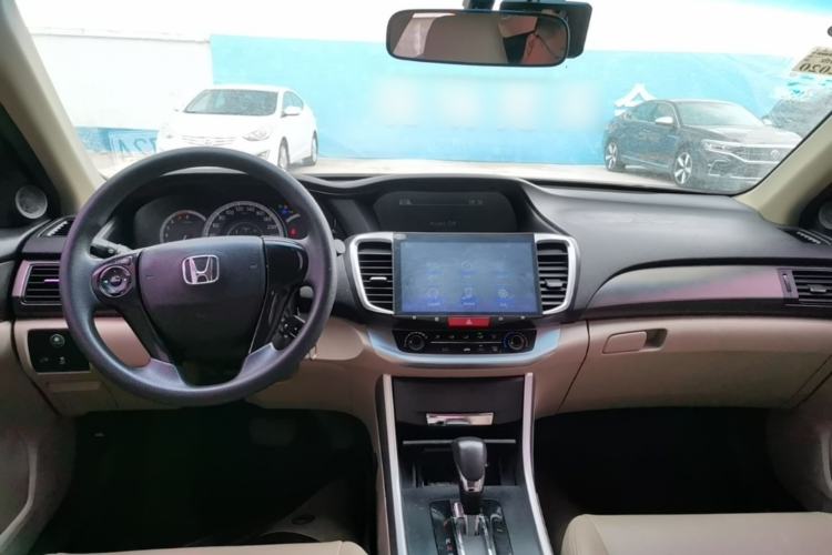 Used Honda Accord 2015 2.0L LX Comfort Edition Center Console