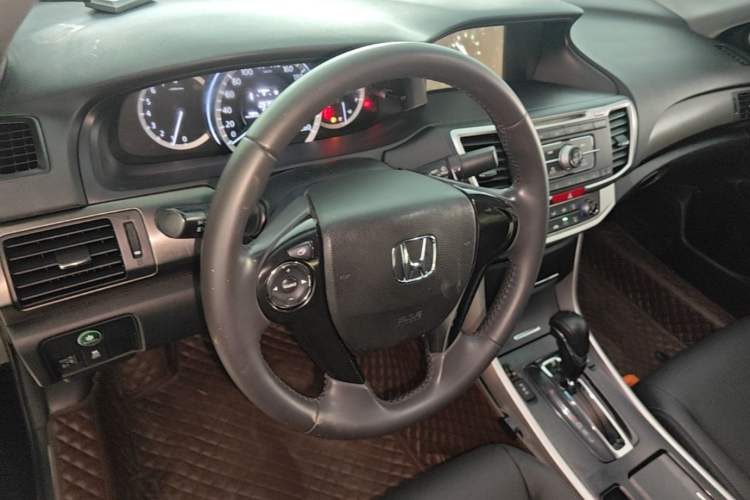 Used Honda Accord 2015 2.0L LXS Elite Edition Center Console