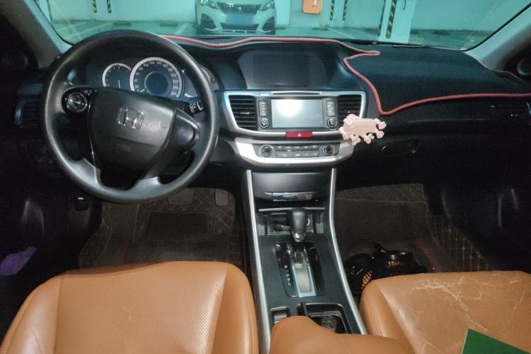 Used Honda Accord 2015 2.0L LX Comfort Edition Center Console