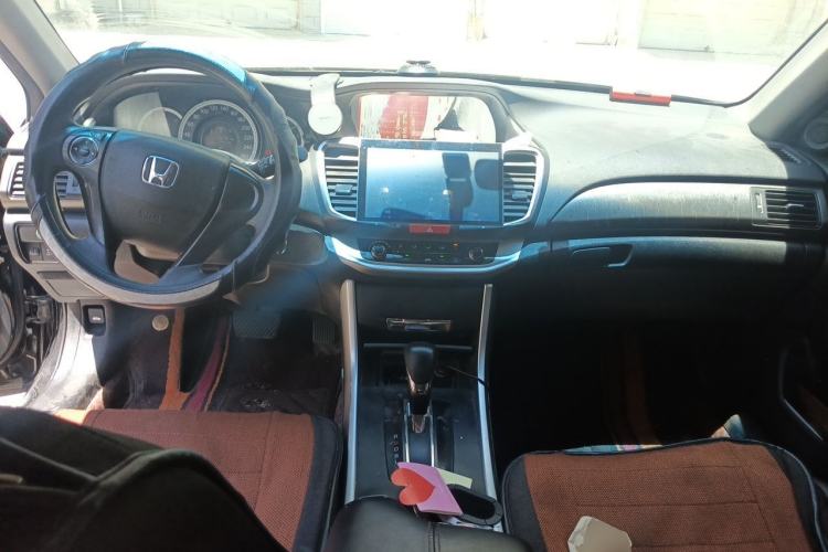 Used Honda Accord 2015 2.0L LX Comfort Edition Center Console