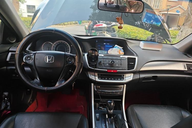 Used Honda Accord 2015 2.0L EX Luxury Edition Center Console