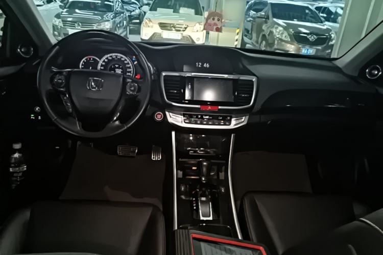Used Honda Accord 2015 3.0L VTI Prestige Edition Center Console