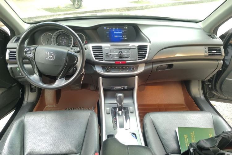 Used Honda Accord 2015 2.0L LXS Elite Edition Center Console