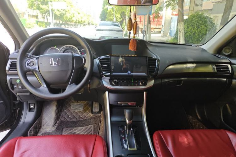Used Honda Accord 2015 2.0L LX Comfort Edition Center Console