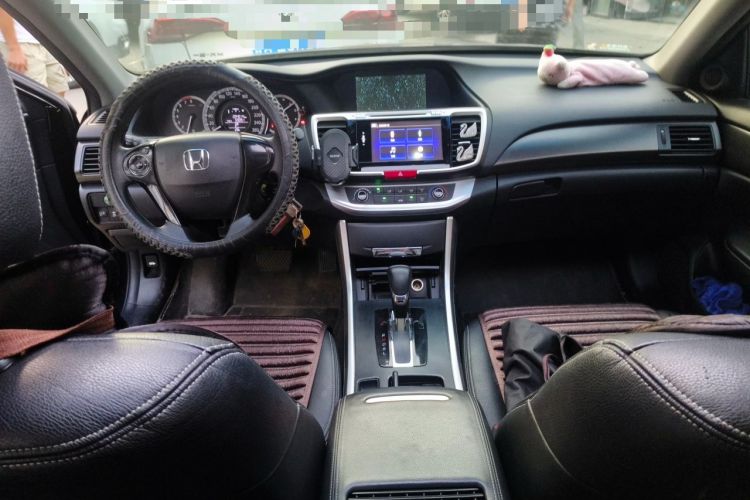 Used Honda Accord 2015 2.0L LX Comfort Edition Center Console