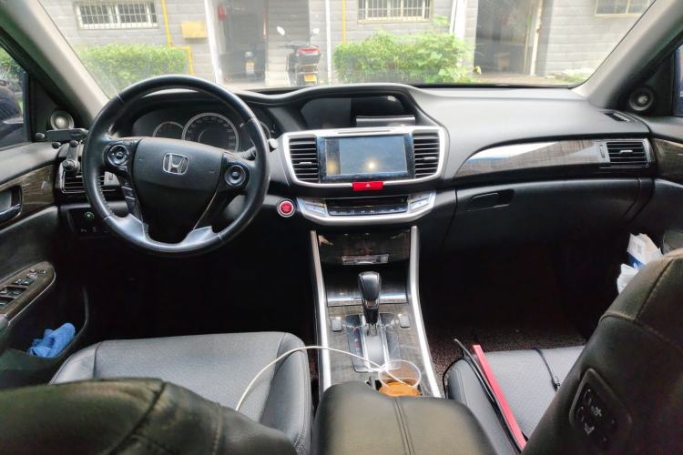 Used Honda Accord 2015 2.4L EX Luxury Edition Center Console