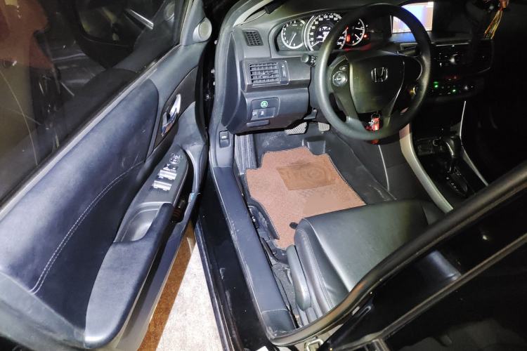 Used Honda Accord 2015 2.0L LX Comfort Edition Driver Seat