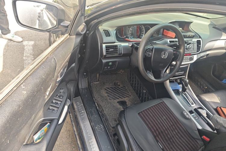 Used Honda Accord 2015 2.0L LX Comfort Edition Driver Seat