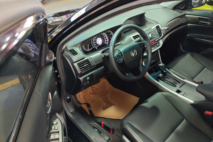 Used Honda Accord 2015 2.0L LX Comfort Edition Driver Seat