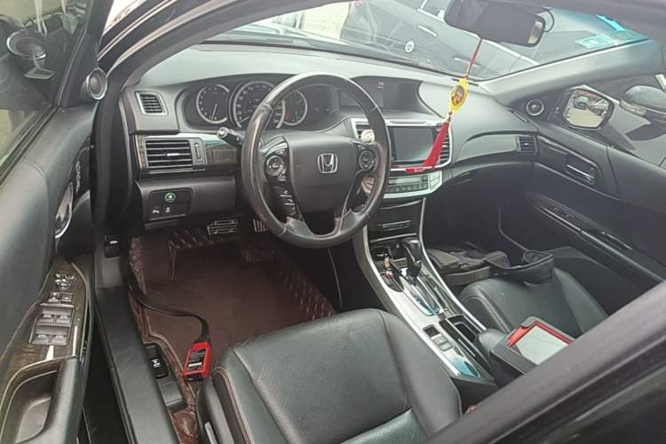 Used Honda Accord 2015 3.0L VTI Prestige Edition Driver Seat