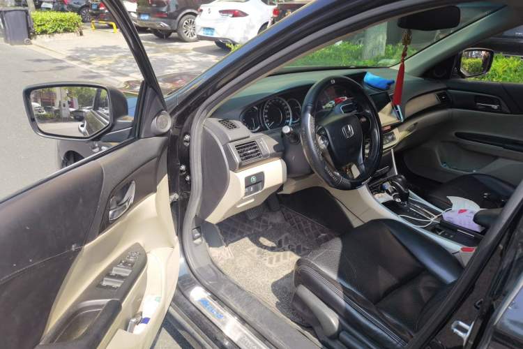 Used Honda Accord 2015 2.0L LX Comfort Edition Driver Seat